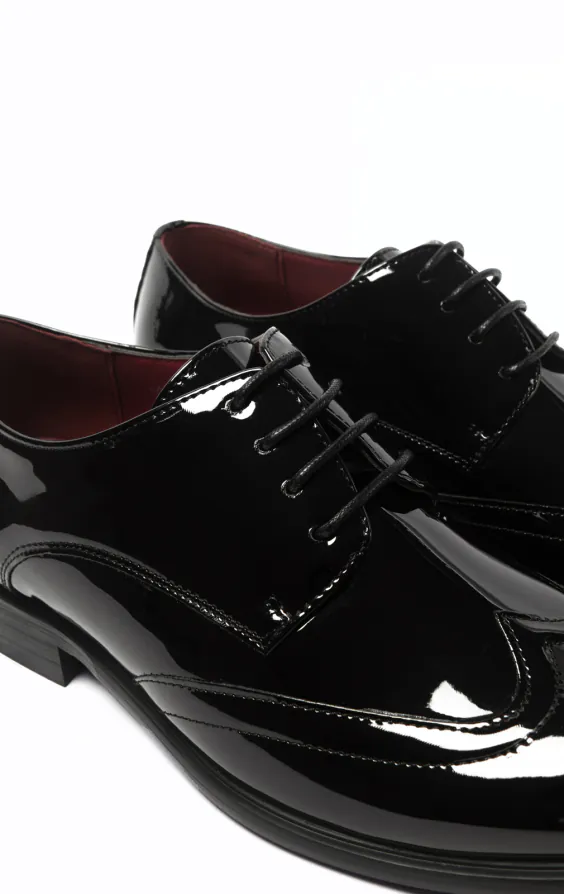 Chaussures Richelieu en verni noir - photo 3