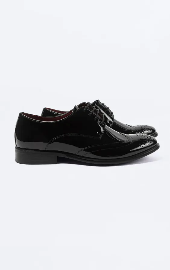 Chaussures Richelieu en verni noir
