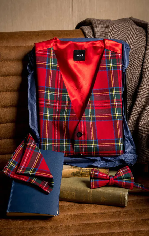 Ensemble classique en tartan rouge Ensemble classique en tartan rouge