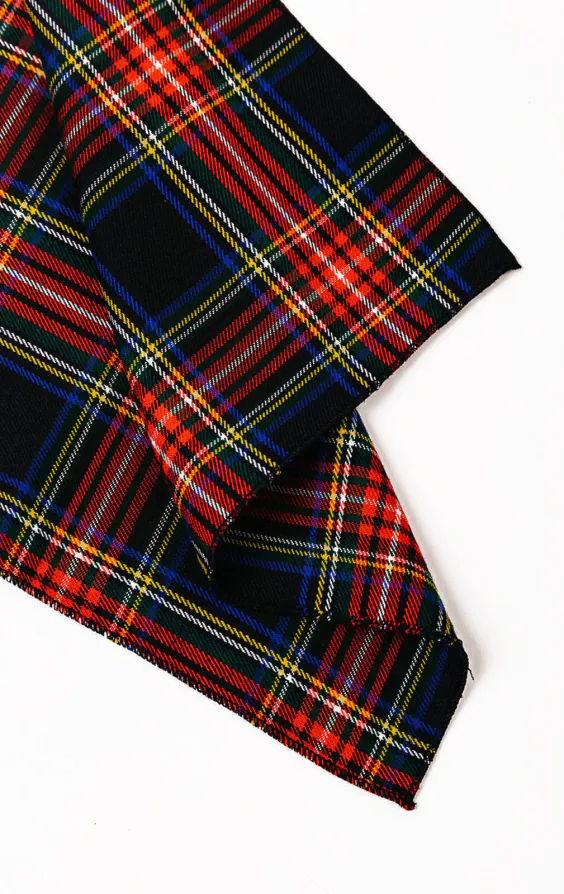 Mouchoir à carreaux en tartan bleu marine - photo 1 Mouchoir à carreaux en tartan bleu marine - photo 1