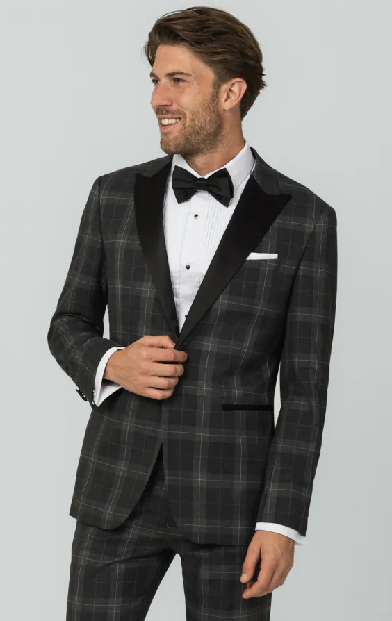 Veste de smoking à carreaux écossais gris avec revers à pointe Veste de smoking à carreaux écossais gris avec revers à pointe