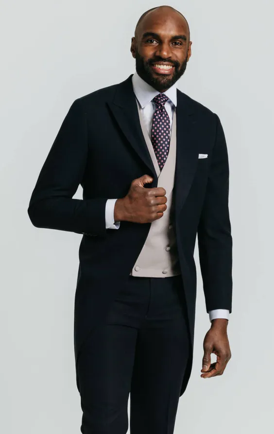 Jaquette bleu marine à chevrons avec pantalon assorti Jaquette bleu marine à chevrons avec pantalon assorti
