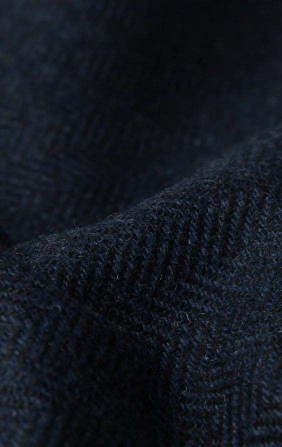 Gilet en tweed bleu marine à chevrons avec poches plaquées - photo 4 Gilet en tweed bleu marine à chevrons avec poches plaquées - photo 4