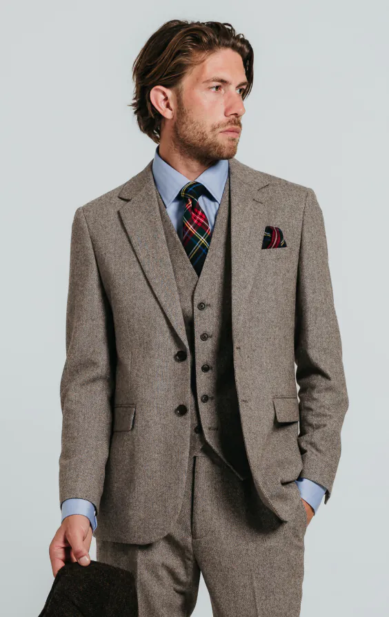 Costume 3 pièces tweed marron à chevrons