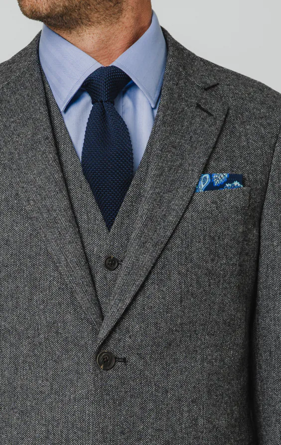 Costume 3 pièces tweed gris à chevrons - photo 3 Costume 3 pièces tweed gris à chevrons - photo 3