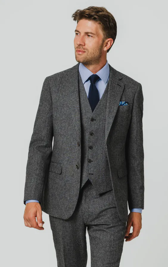 Costume 3 pièces tweed gris à chevrons Costume 3 pièces tweed gris à chevrons