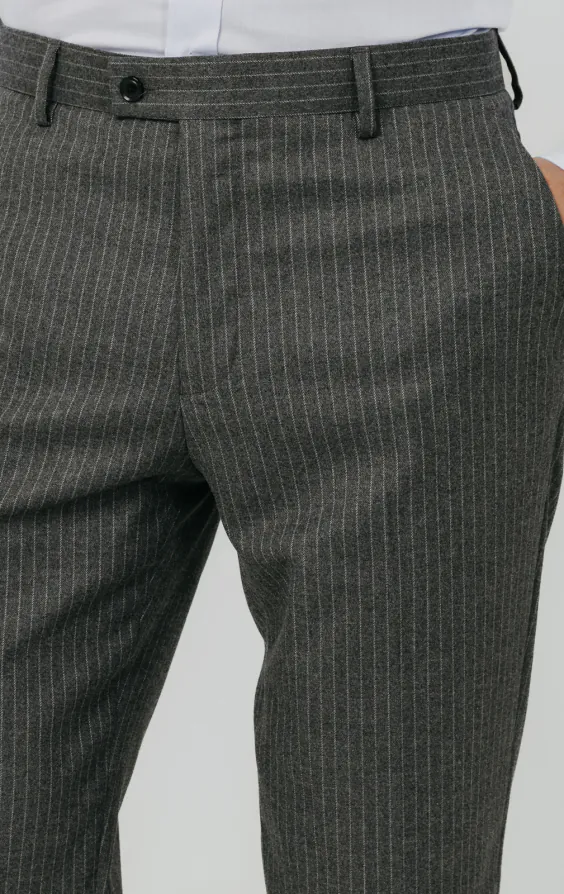 Pantalon de costume charbon à rayures craie - photo 1 Pantalon de costume charbon à rayures craie - photo 1