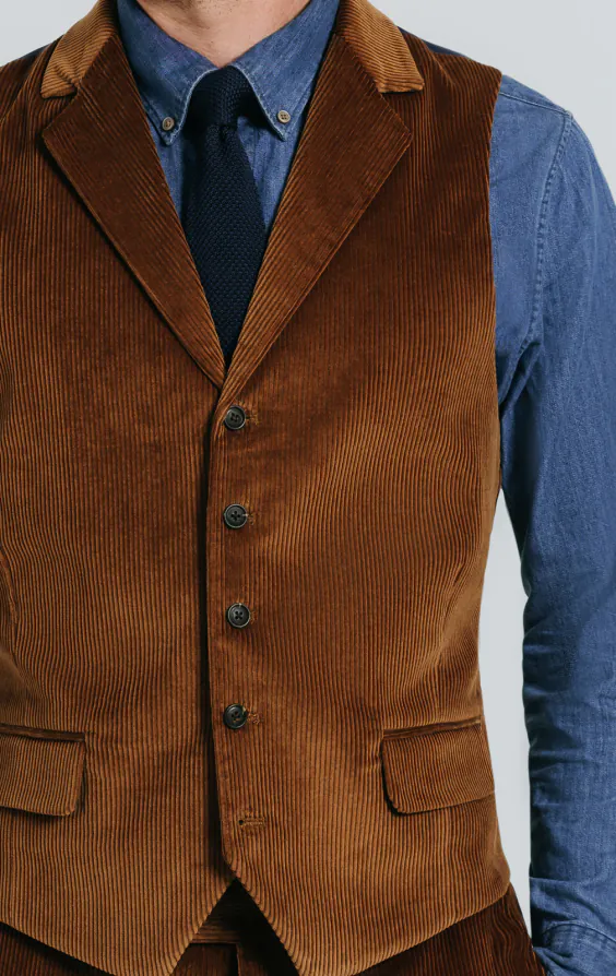 Gilet en velours côtelé marron moyen à revers cranté - photo 1 Gilet en velours côtelé marron moyen à revers cranté - photo 1