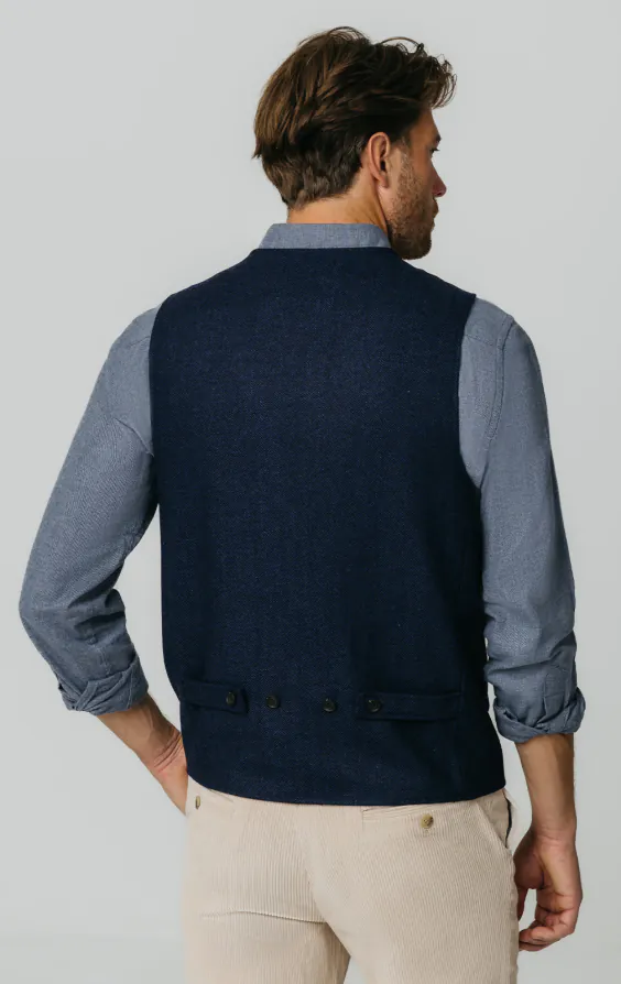 Gilet en tweed bleu marine à chevrons avec poches plaquées - photo 3 Gilet en tweed bleu marine à chevrons avec poches plaquées - photo 3