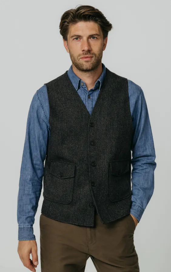 Gilet en tweed barleycorn gris avec poches plaquées Gilet en tweed barleycorn gris avec poches plaquées