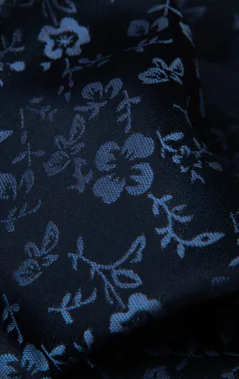 Pochette à fleurs bleu et bleu marine