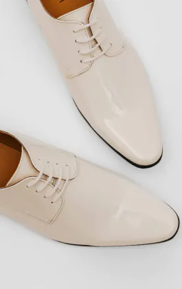 Chaussures habillés comptemporaines Vernies blanches