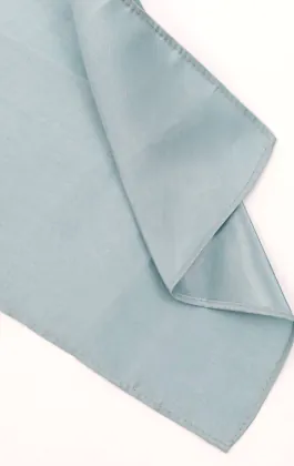 Pochette en doupion bleu poudré