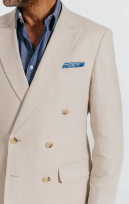 Veste de costume croisée en lin marron avoine à chevrons à col en pique