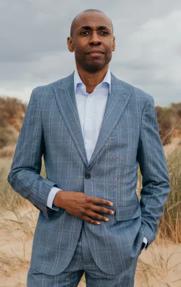 Veste de costume à carreaux bleu clair avec revers à pointe
