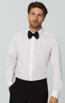 Chemise blanche cintrée avec col classique