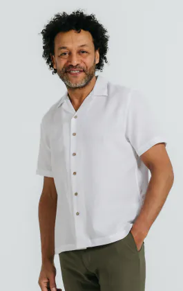 Chemise à manches courtes à motif gaufré et col cubain blanc