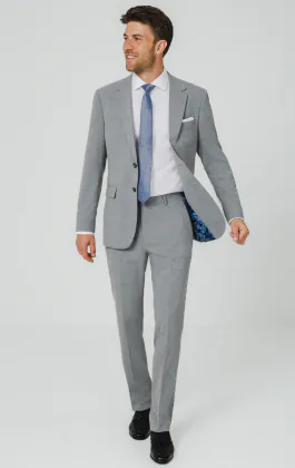 Costume à carreaux gris clair et bleus