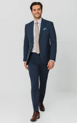 Costume bleu moyen