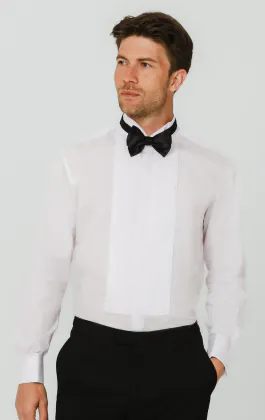 Chemise blanche, plissé devant, coupe slim avec col cassé
