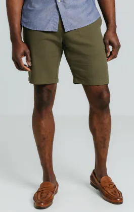 Short en sergé de lin vert