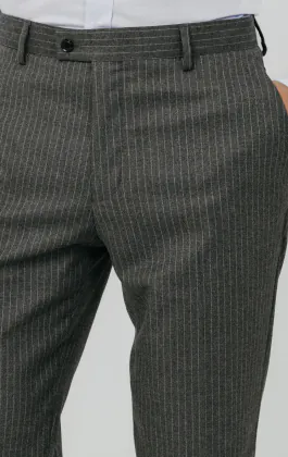 Pantalon de costume charbon à rayures craie