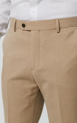Pantalon de costume à fines rayures marron chameau