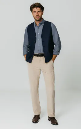 Gilet en tweed bleu marine à chevrons avec poches plaquées